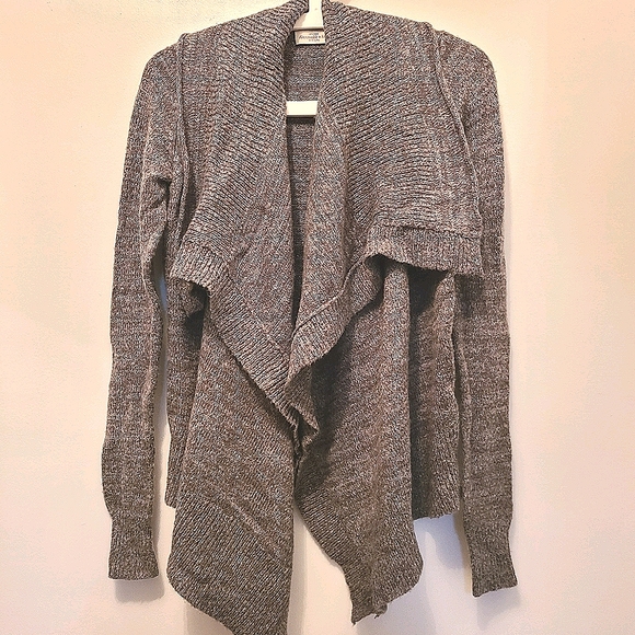 A&F knit cardigan - Picture 1 of 3